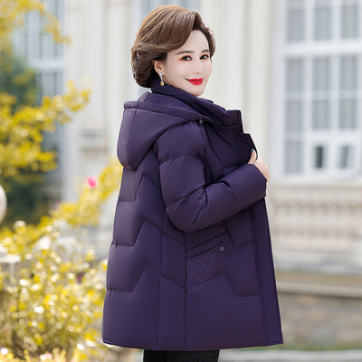 新款妈妈装羽绒服女士中长款加厚中老年奶奶外套大码休闲冬装连帽
