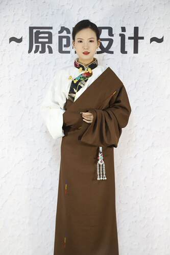 新款藏式民族风藏袍不包括衬衣及配饰