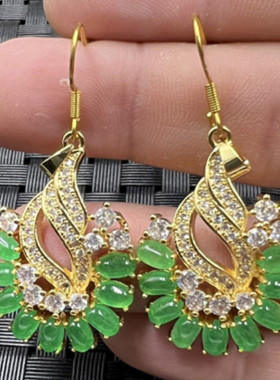 玉石耳环碧绿色孔雀耳环石英岩玉镶嵚玉耳环菠菜绿耳环玉耳饰耳坠