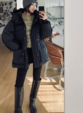 保暖又时髦！加厚款 黑色铝箔质感拼接羊羔毛收腰显瘦羽绒服