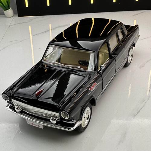 马珂垯正版合金车模1比32红旗CA770带声光回力玩具车音乐模型摆件