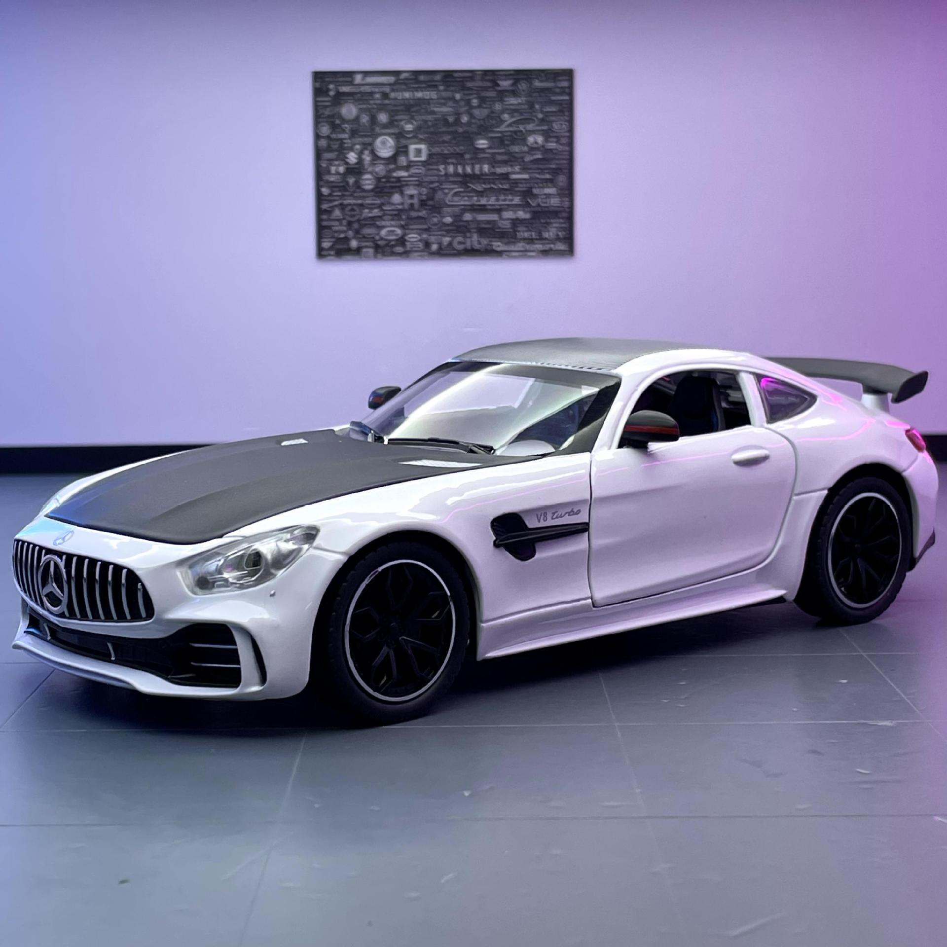 车致合金车模1/24大奔GTR跑车回力带声光玩具车音乐模型摆件收藏