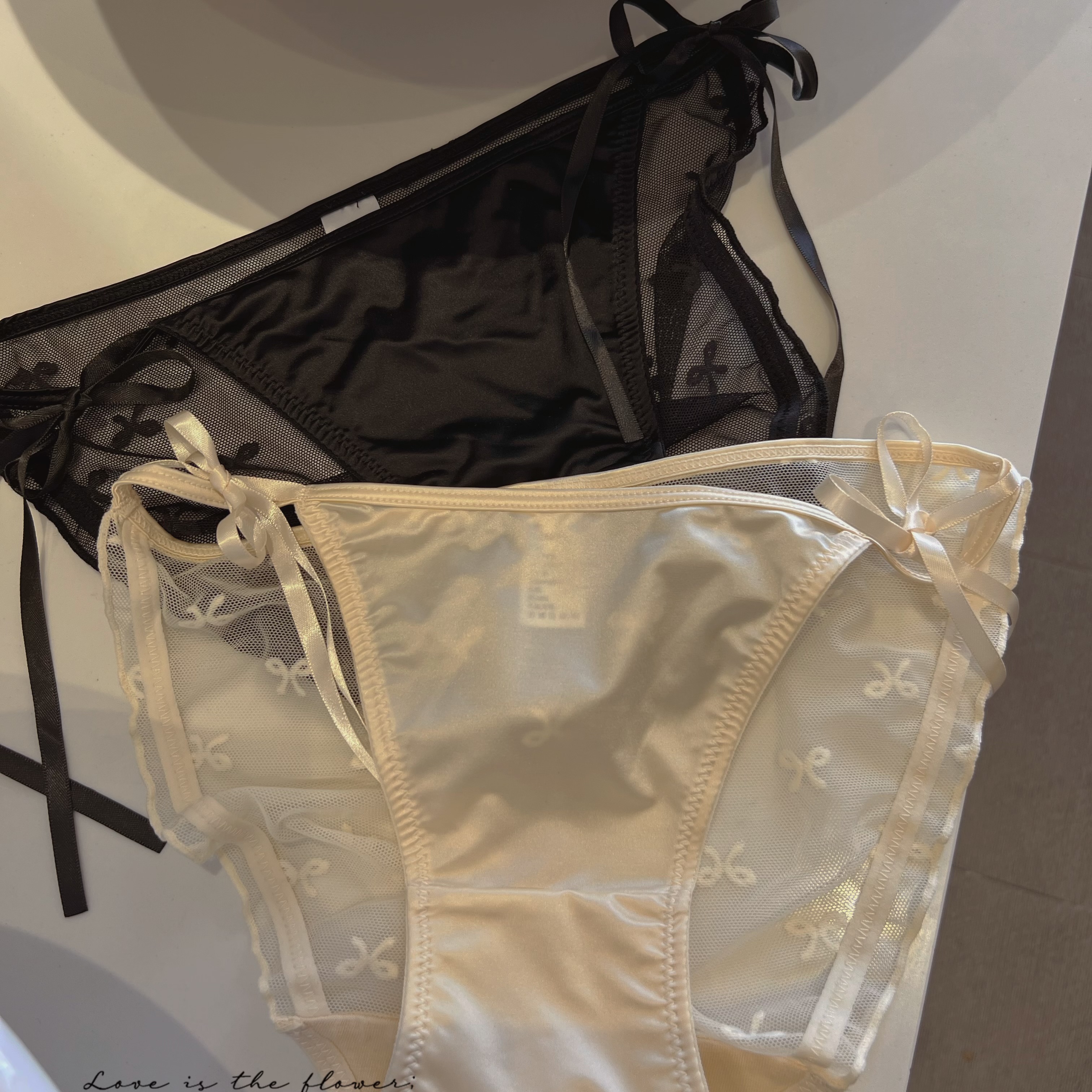 法式高级缎面~高叉系带性感纯色香槟黑低腰三角内裤青年女士冰丝,女士内衣/男士内衣/家居服,女三角裤,淘宝优惠券,粉丝福利购,淘宝优惠卷