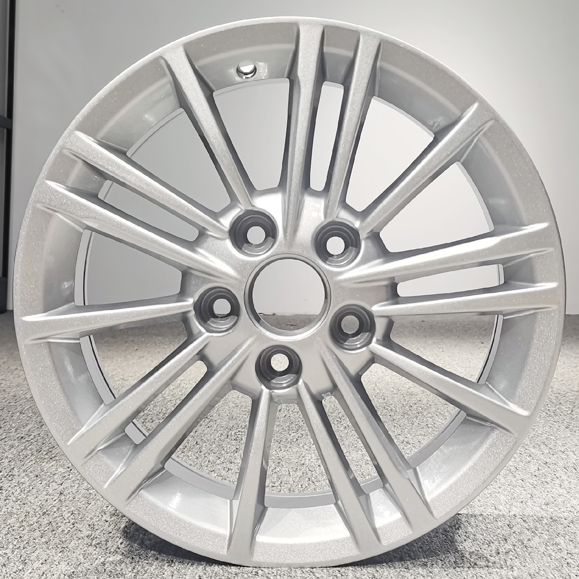 适用于E5铝合金轮毂包邮送好配件