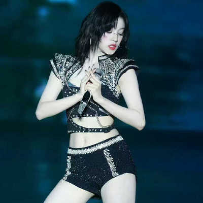 rose女团宋雨琦同款打歌服2024年