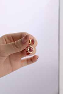 新年原创复古宫廷钛钢镀金不褪色天然红纹石吊坠珍珠项链挂坠单坠