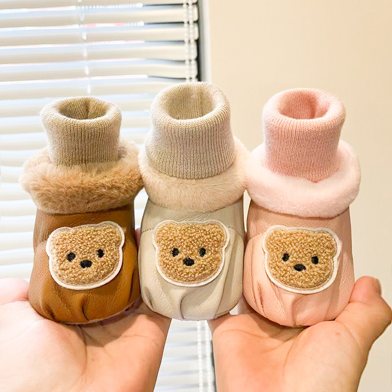 2025新款秋冬新生婴儿鞋袜加绒不掉跟0到1岁男女宝宝保暖袜步前鞋