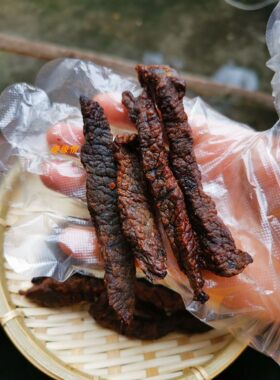 德宏特产碳烤黄牛肉火烤牛干巴无辣原味五香条形条子牛肉干牛肉条