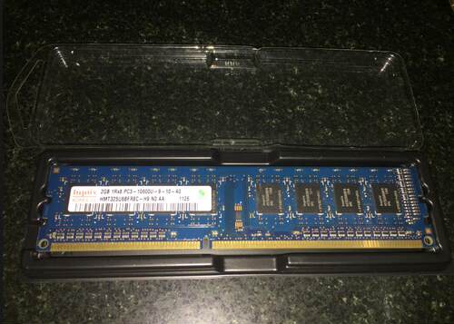 2GB 1RX8 PC3-10600U 台式机内存条 HMT325U6BFR8C-H9  全新现货