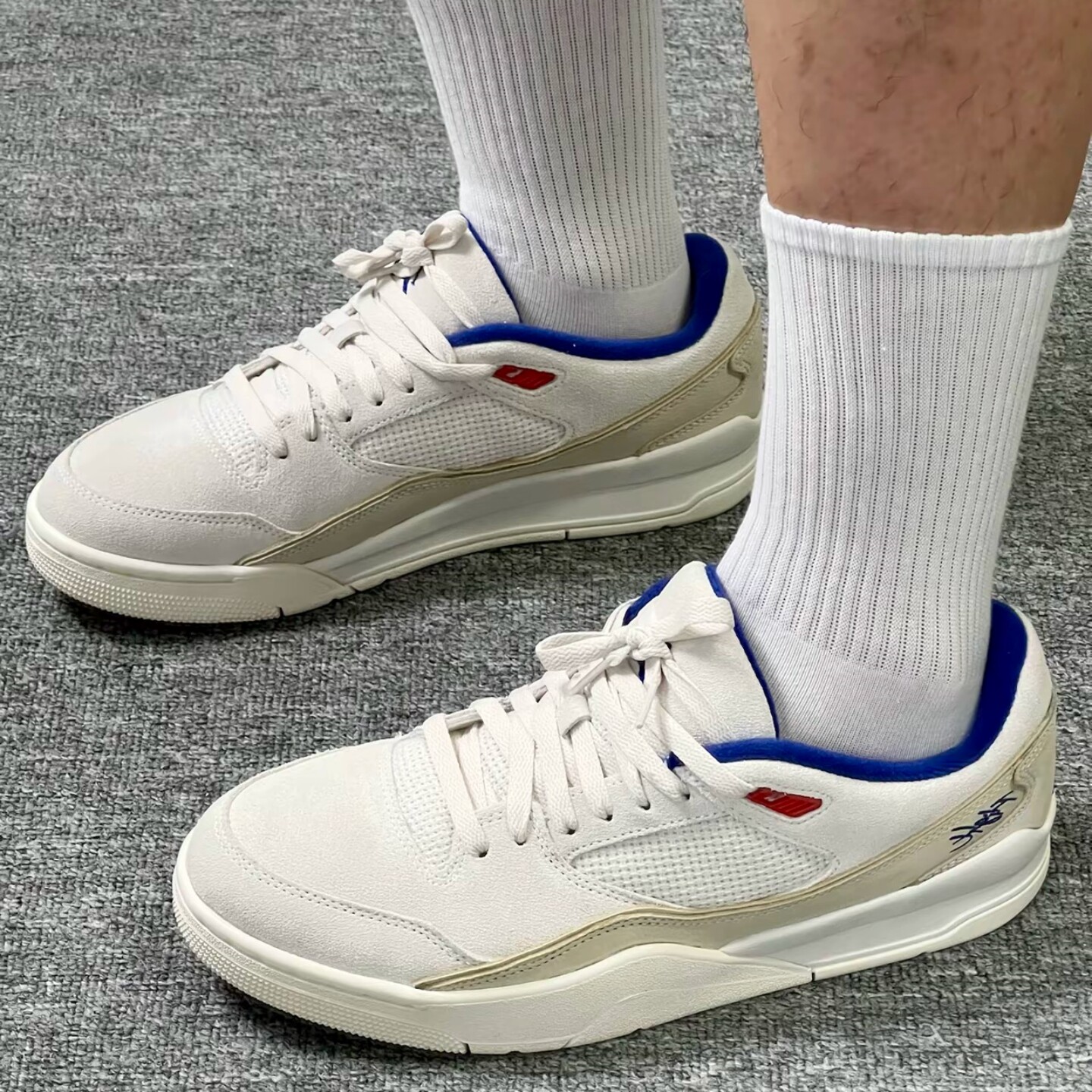 耐克Jordan Flight Court 黑粉低帮耐磨休闲篮球鞋HF3255-012-005