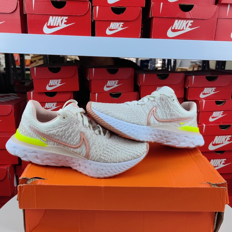 NIKE耐克REACT INFINITY RUN 3女子缓震透气专业跑步鞋DD3024-102-封面