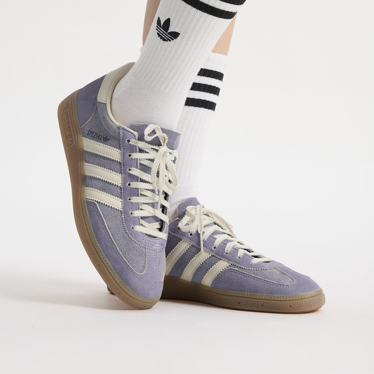 Adidas女子T头鞋经典运动板鞋德训鞋 JR0849
