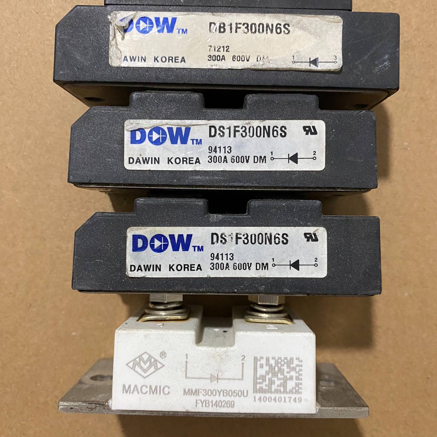 DS1F300N6S  DB1F300N6S  MMF300议价 维修！！！