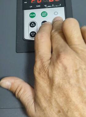 TH500E-37G/45P变频器 380V三相37KW议价 维修！！！