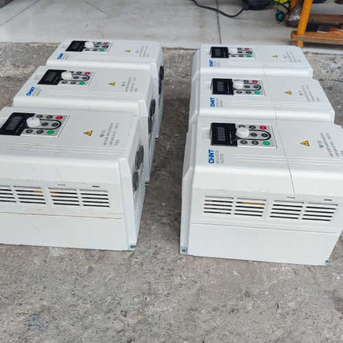 正泰NVF2G变频器 5.5KW 恒转矩，重载，成色漂亮，各议价也可维修