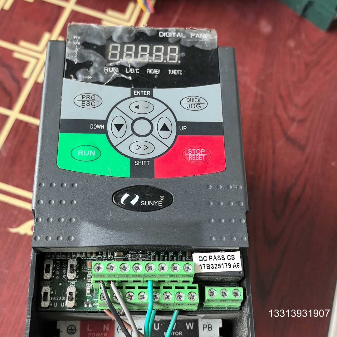 日业CM510-A3S1R5G变频器，220V/1.5KW，议价也可维修