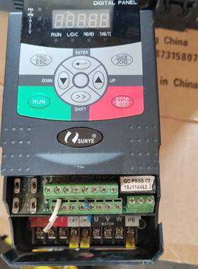 日业变频器CM510-A4T2R2GB，2.2KW议价 维修！！！