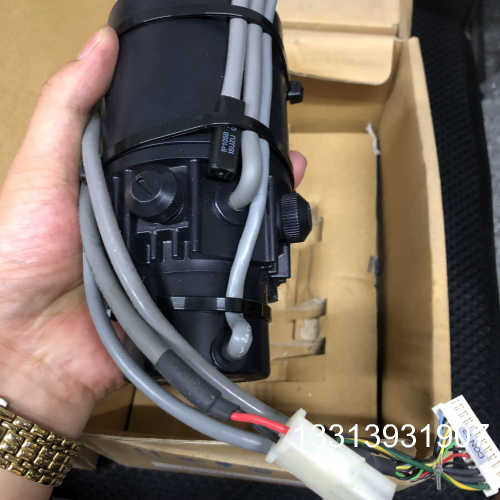 安川 Minertia 伺服电机 UGRMEM-04MSU2议价也可维修