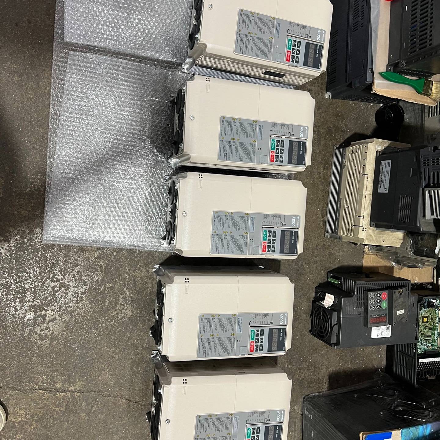 安川A1000变频器15KW，AB4A0038FBA议价 维修！！！