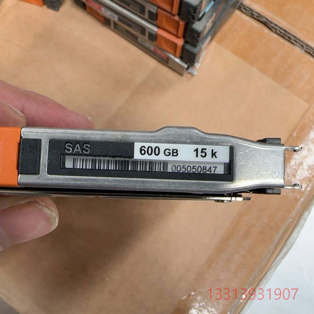 EMC VNX V4-2S15-600 600G 15K 2议价 维修！！！
