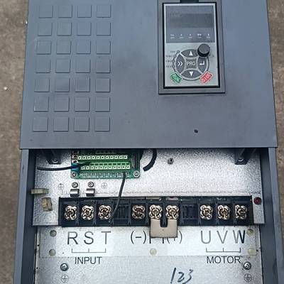 东渊DY300-T4022GB/030P   22kw议价 维修！！！