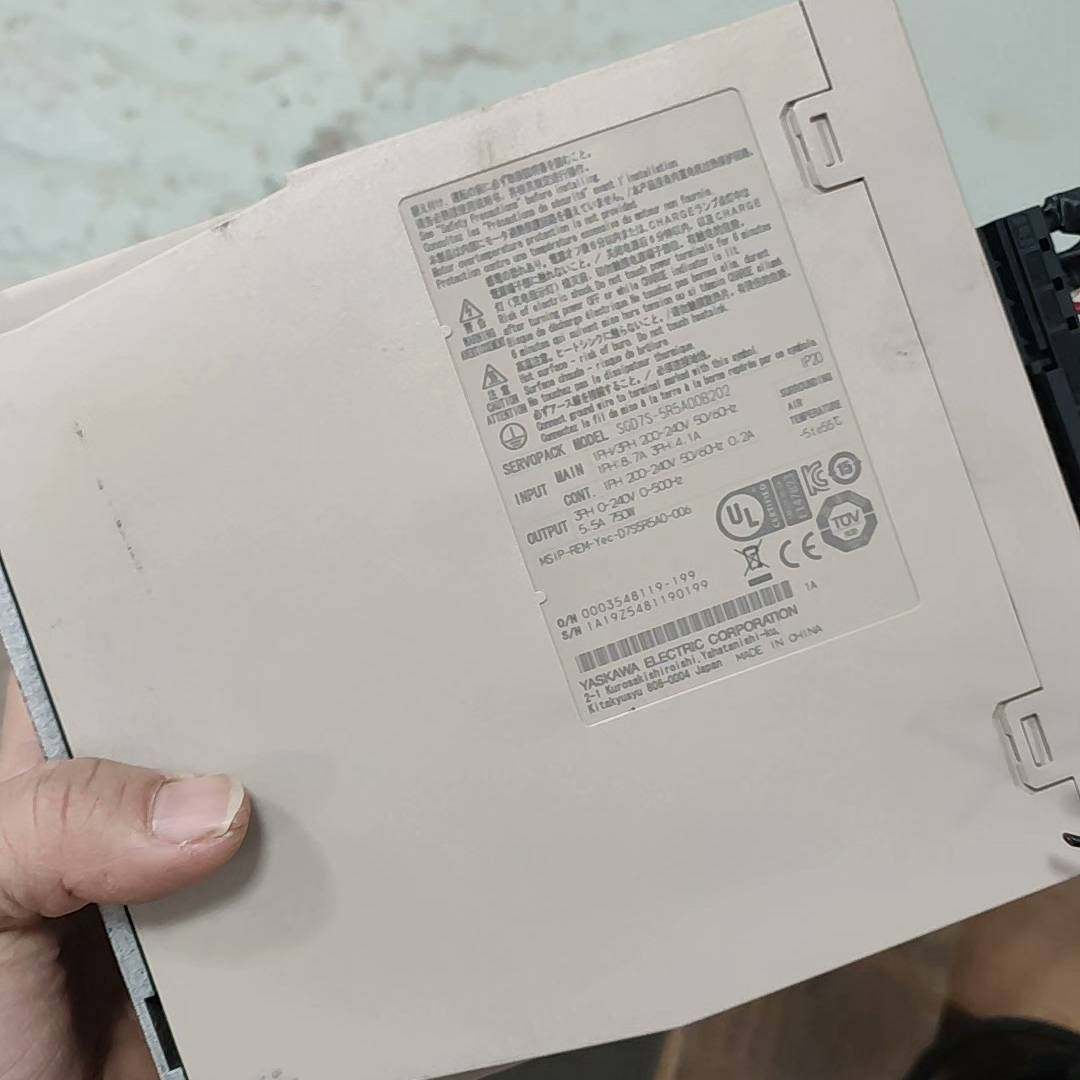 安川7系伺服驱动器SGD7S-5R5A00B议价 维修！！！