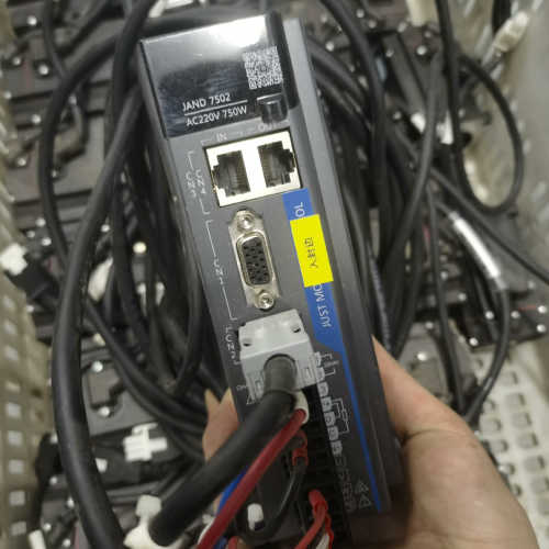 杰美康750W伺服套装，JAND7502-20B-EC，80议价也可维修