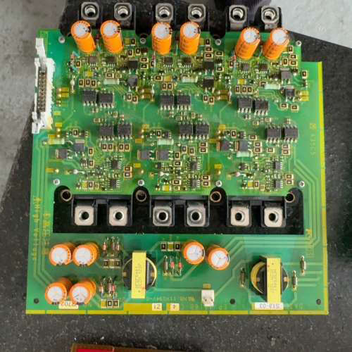 富士FRN110F1S-4C变频器模块驱动板EP-4516B议价也可维修