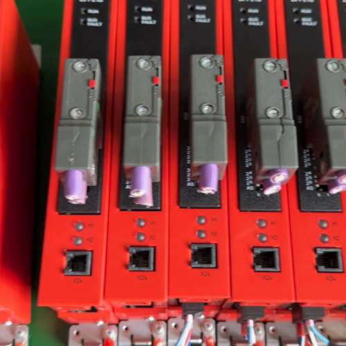 SEW DFP21B/U0H11B现场总线(PROFIBUS议价也可维修