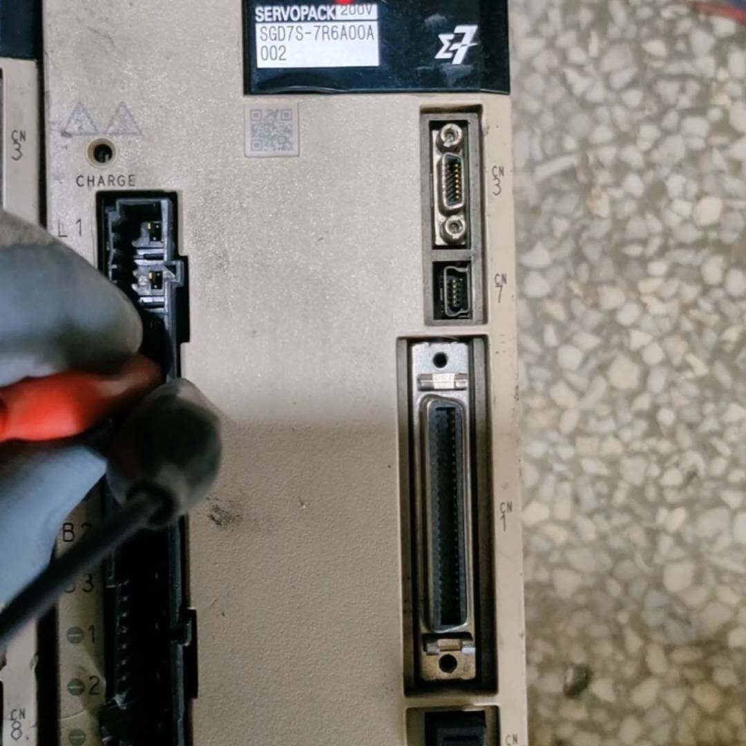 安川7系伺服驱动器SGD7S-7R6A00A议价 维修！！！