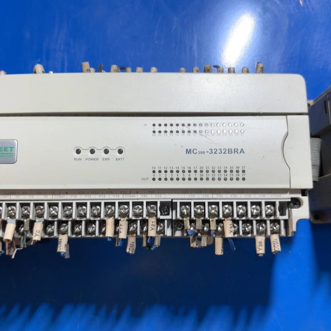 徐工塔吊PLC型号：MC200-3232BRA议价 维修！！！