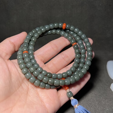 新疆和田玉沙枣青籽料佛珠苏工精品男女款玉器6*7直切项链挂坠