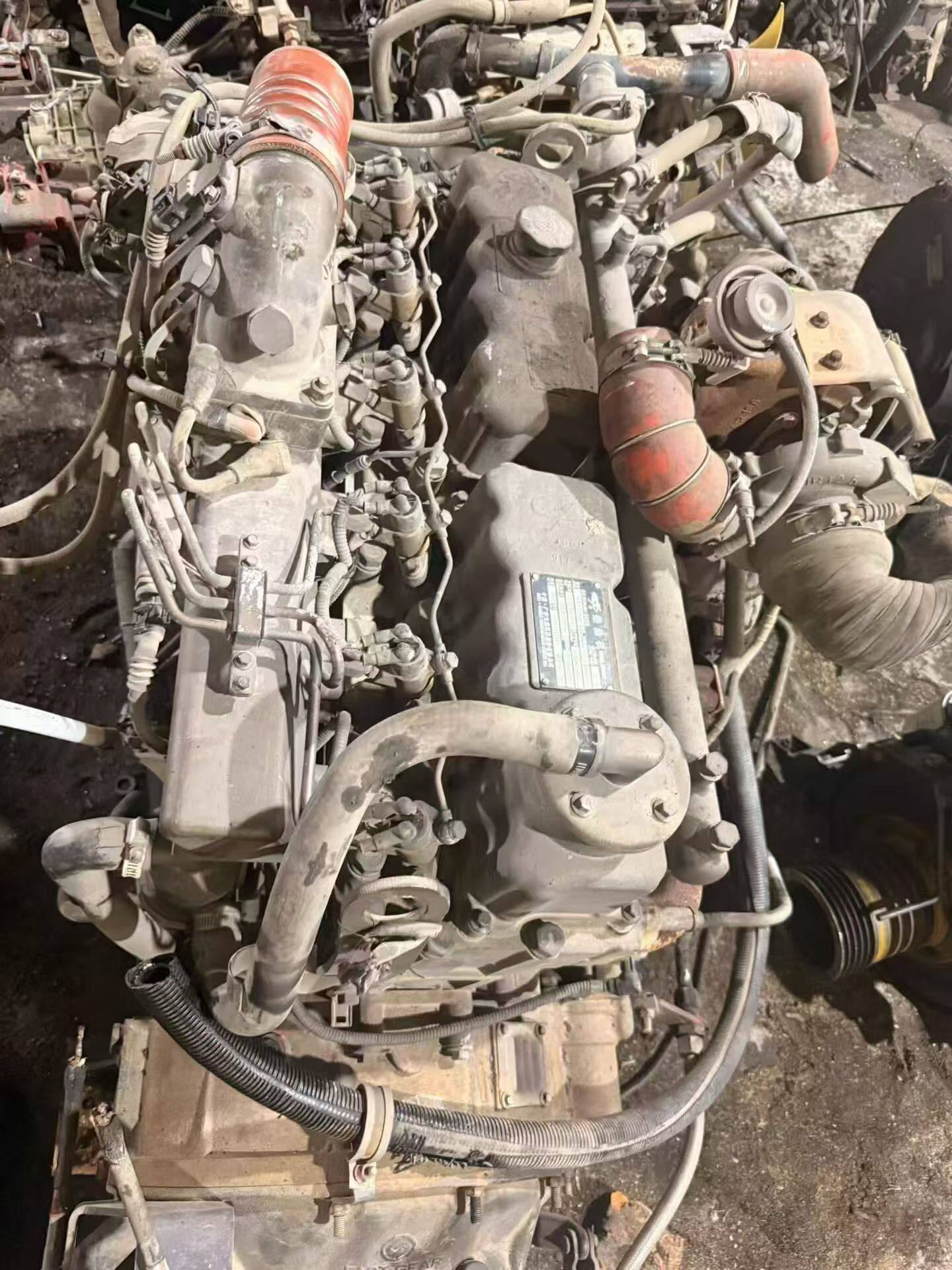 玉柴6108发动机270马力 YC6A270-46缸盖缸体配件定金