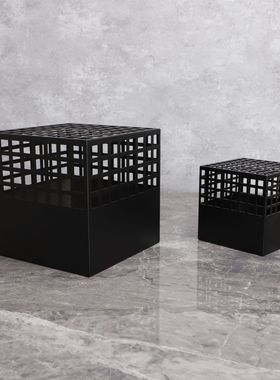 新中式黑色多孔方块金属