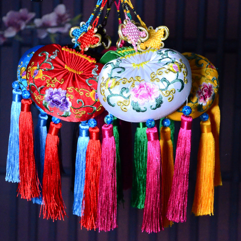 手工布艺刺绣装饰挂件香包荷包机绣中国风特色小礼品创意民俗