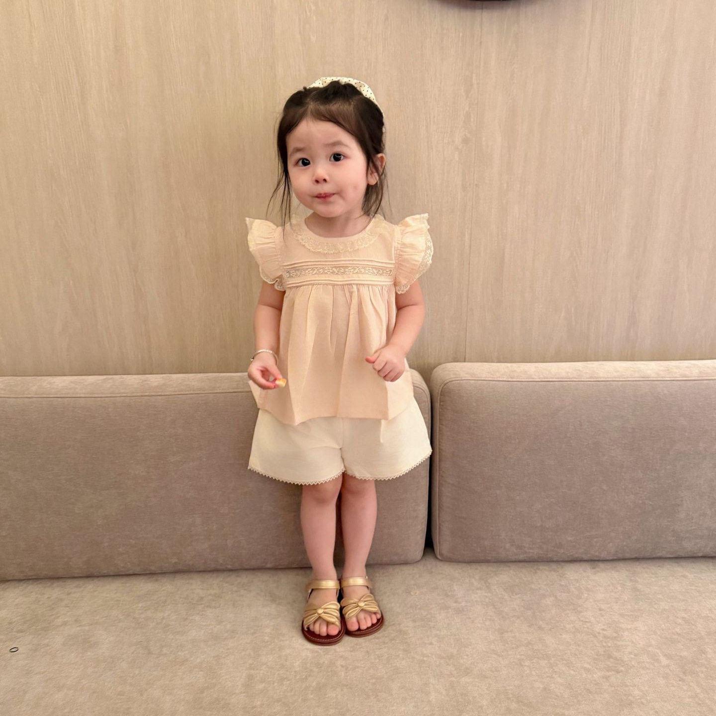 Cutemily童装女婴短袖套头蕾丝拼接上衣可爱a摆衬衫+百搭花边短裤