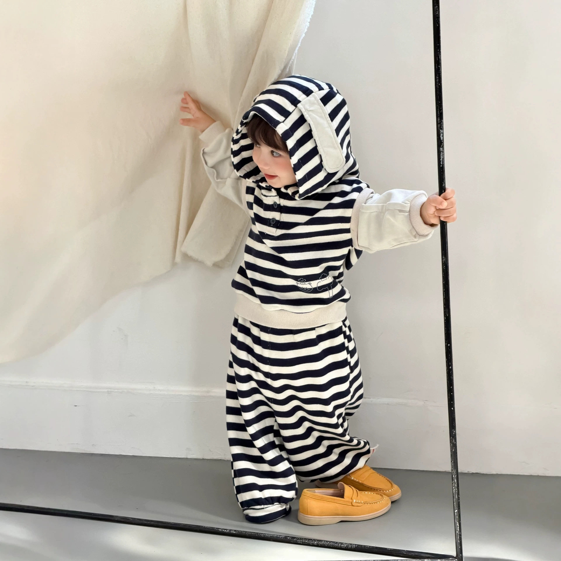 儿童服装2026新宝宝秋款衣服韩版童装男童条纹连帽假两件卫衣套装