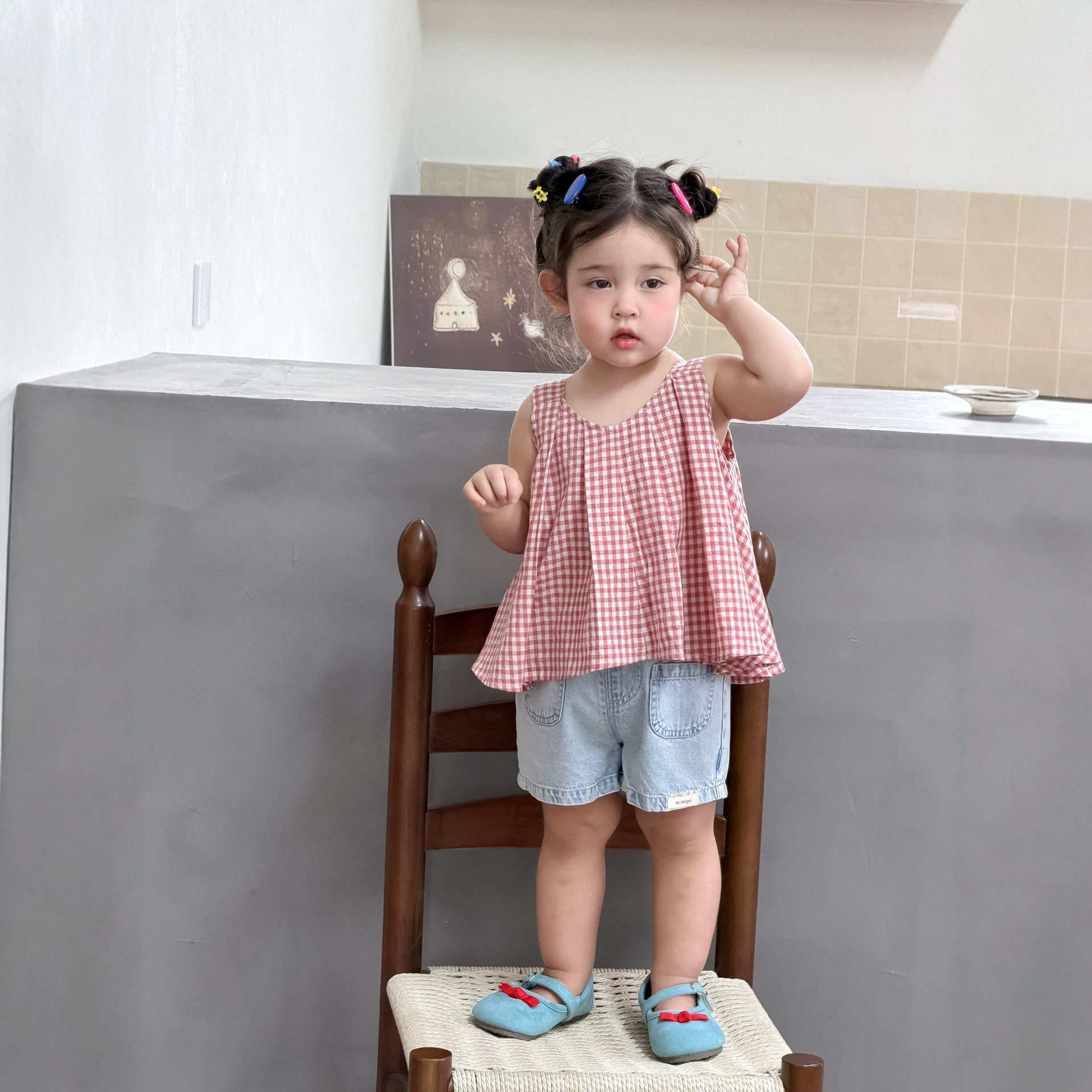 宝宝衣服夏季薄款2026新韩版童装女童格子背心娃娃衫牛仔短裤套装