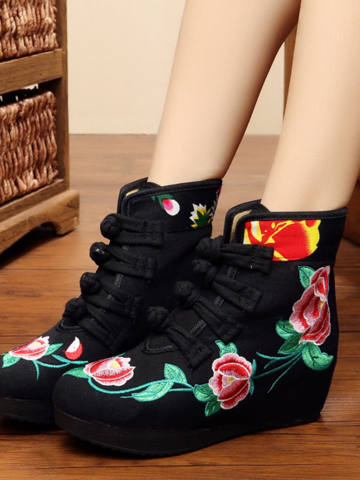 EMBROIDERED BOOTS ETHNIC STYLE WOMENS BOOTS OLD BEIJING CLOTH SHOES 2023 WINTER WOMENS SINGLES BOOTS HIGH HEELED BOOTS RETRO CLOTH BOOTS