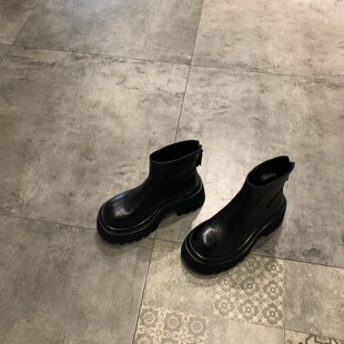 黑色厚底马丁靴女欧美时尚加绒小个子百搭短靴舒适显瘦女靴子
