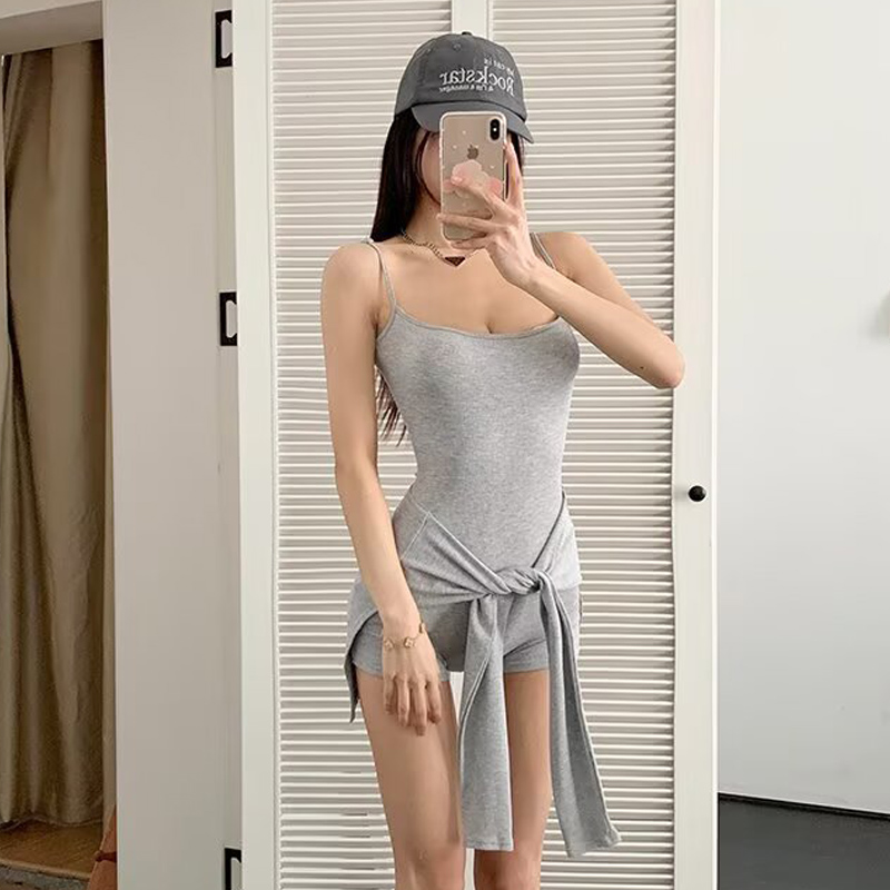 辣妹紧身两件套吊带连体短裤女