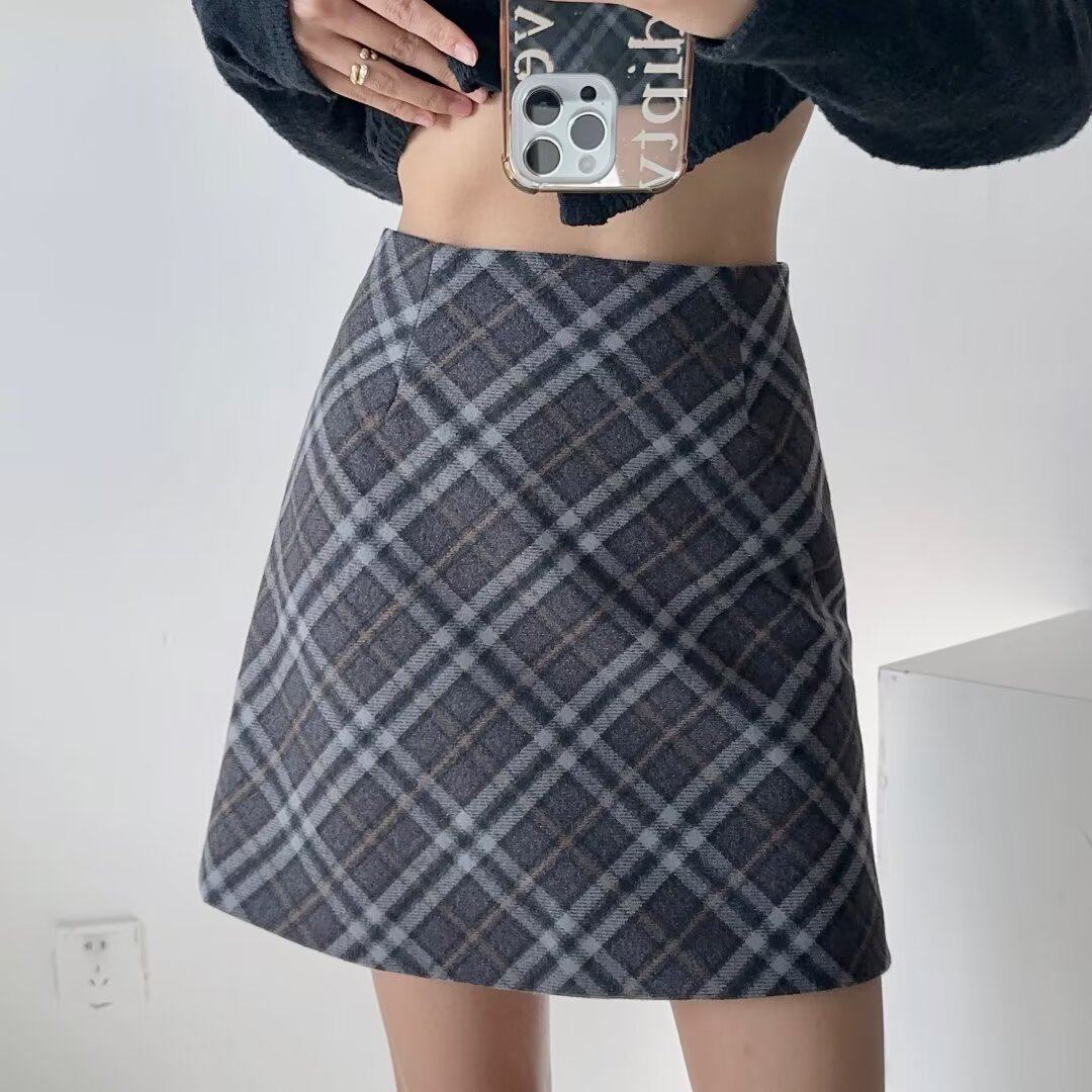 复古格纹a字半身裙女2025秋冬款百搭显瘦小个子高腰毛呢包臀短裙