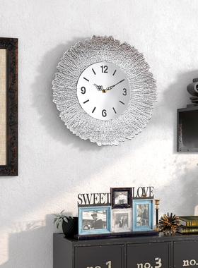 现代简约金属圆形挂钟客厅卧室装饰钟表银色壁挂