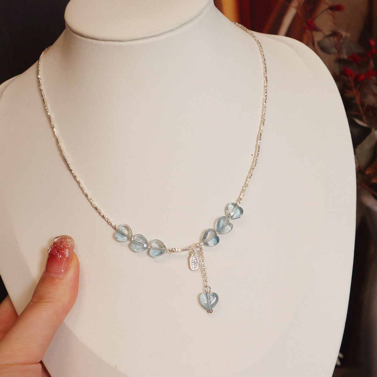 天然海蓝宝项链女托帕石原创设计高级感爱心吊坠纯银小清新锁骨链