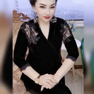 春季高品质性感显瘦丝绒小衫胸前交叉镶钻拼接蕾丝花朵刺绣上衣女