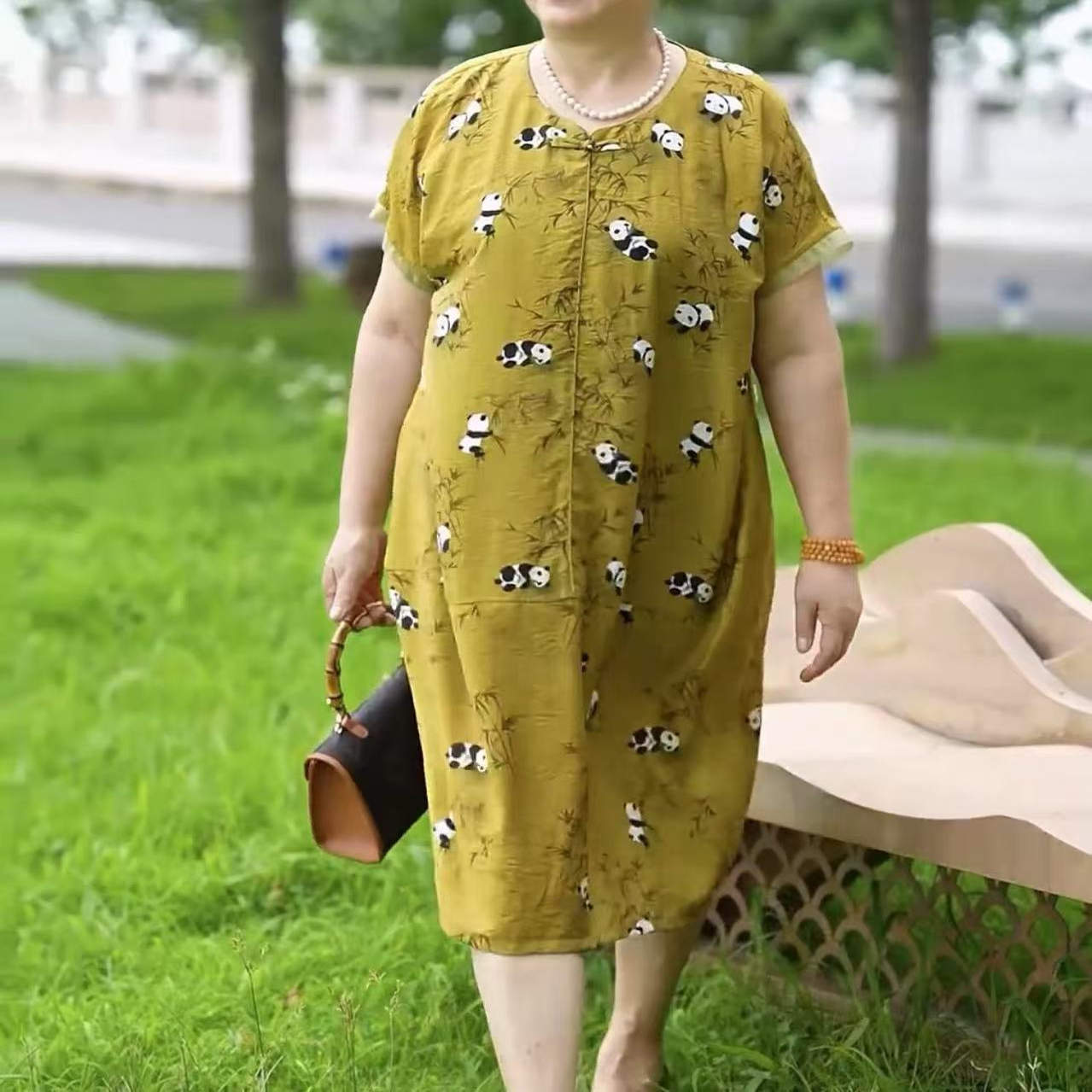 中年妈妈夏季薄款印花短袖连衣裙女时尚加肥加大码中长款裙子