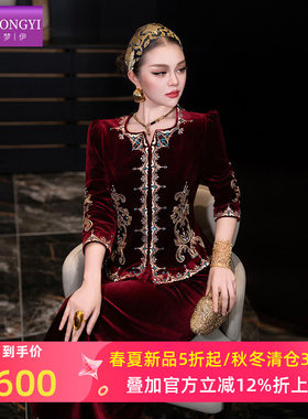 菲梦伊原创刺绣金丝绒红色套装女秋季国风荷叶边气质上衣包臀半裙