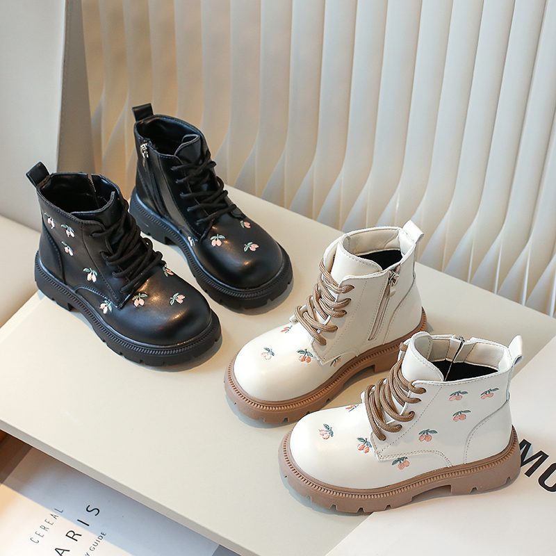 女童马丁靴秋冬款2025新款洋气儿童短靴小女孩靴子小公主鞋子女款