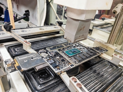 微软surface维修pro 4 5 6 7不开机更换电池屏幕硬盘内存升级扩容