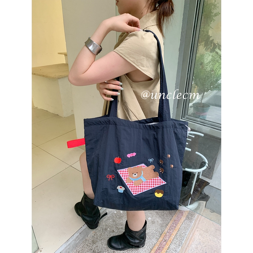 韩系卡通刺绣小熊尼龙束口单肩包